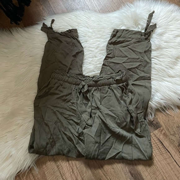 LULU’S Sebastian Olive Green Pants - Picture 2 of 3